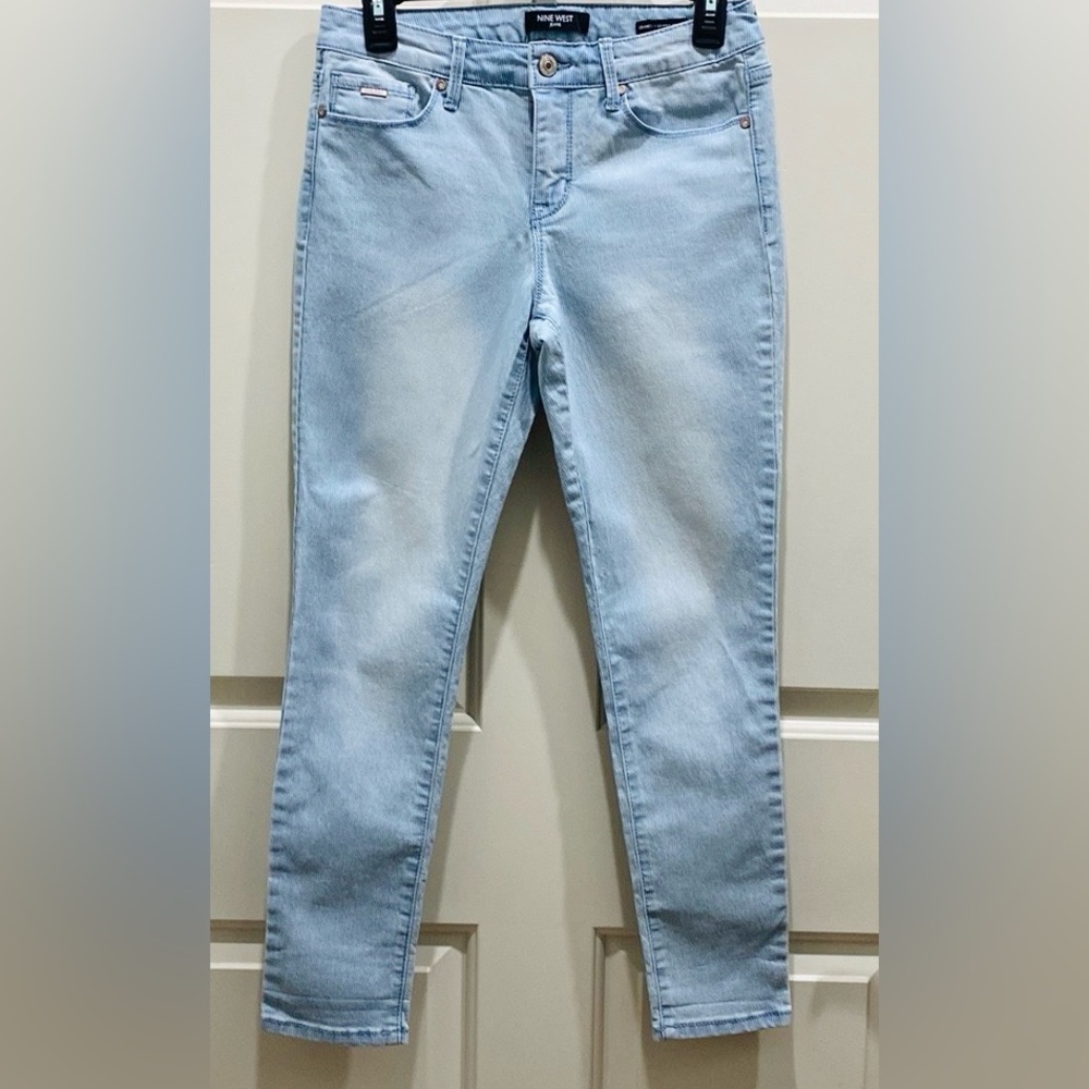 Nine West Jeans Gramercy Skinny Ankle Blue Pinstripe 4 Modern Chic Denim Jeans